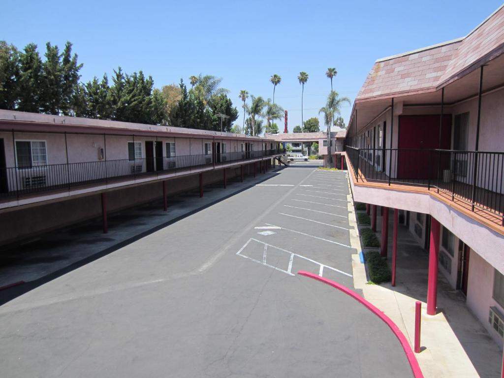 Welcome Inn and Suites